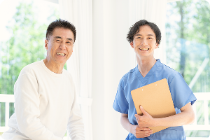提携病院との協力で通院調整等、必要な時に安心！ 服薬がある場合、スタッフが手渡ししているので飲み忘れもなく、各関係先とも連携しているので、安心して服薬できます。